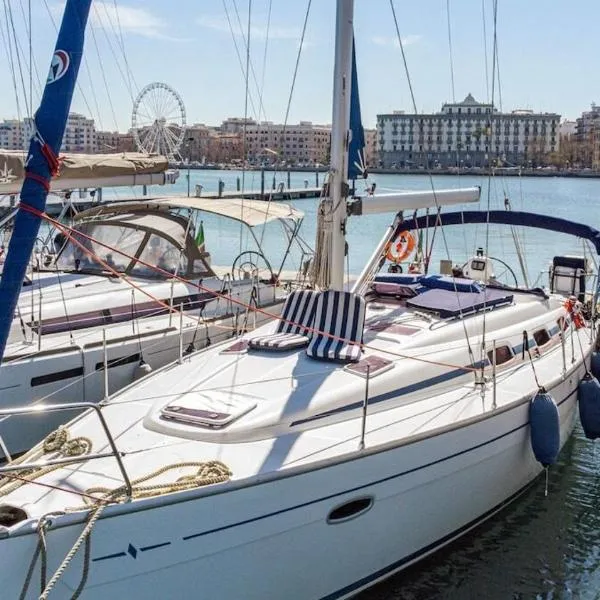 Charming sailing boat - Le dimore di Ines，位于巴里的酒店