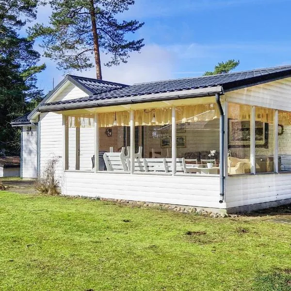 1 Bedroom Cozy Home In Åhus，位于奥胡斯的酒店