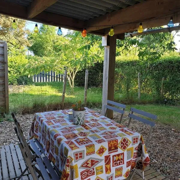 Petite maison proche Marais Poitevin, Puy dufou，位于La Ronde的酒店
