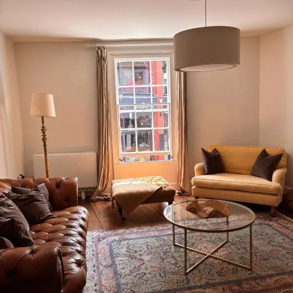 Catherine Hill House Grade 2 Listed Apartment, Frome，位于弗罗姆的酒店