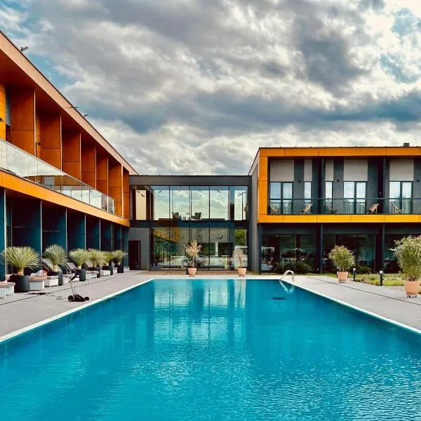Hotel Bonifacio SPA&SPORT Resort，位于Sochocin的酒店