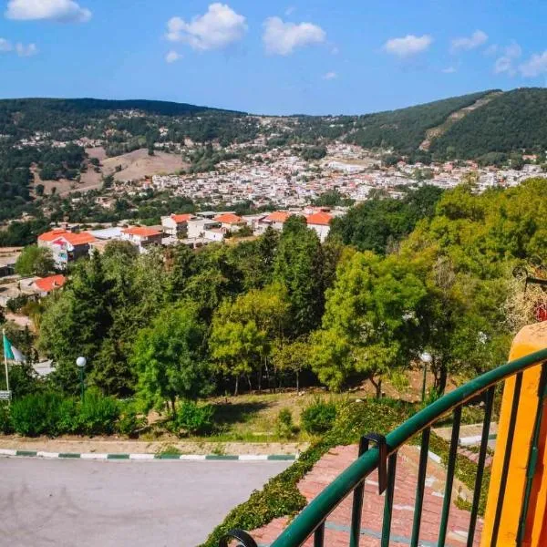 Rihana Hotel - Ain Draham，位于艾因代拉希姆的酒店