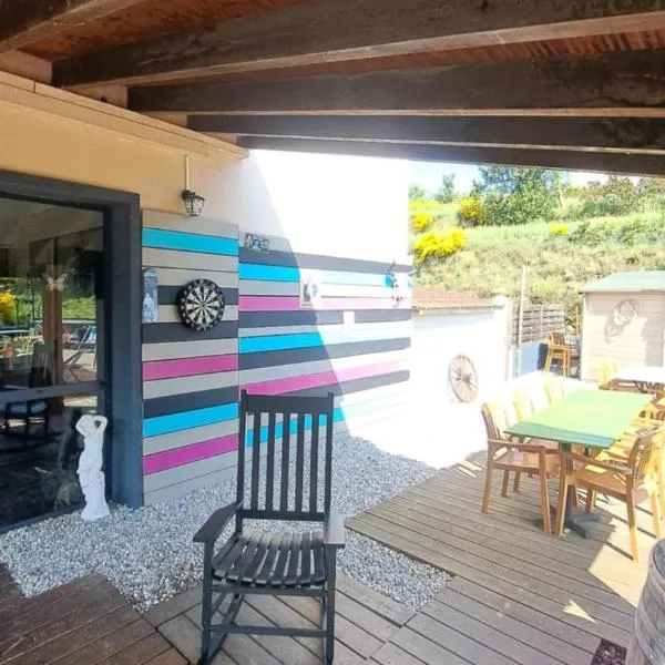 Logis Hôtel Restaurant L'Escapade，位于Le Crestet的酒店