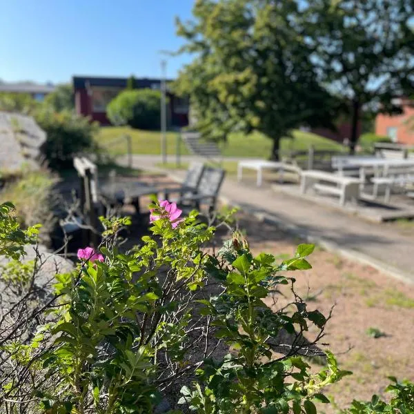 Fjord Hostel Rooms，位于吕瑟希尔的酒店