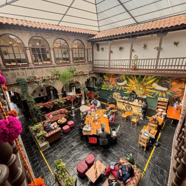Black Llama Hostel Cusco，位于库斯科的酒店