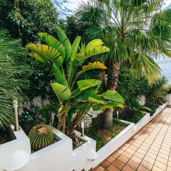 Beachfront Villa，位于莫莱拉的酒店