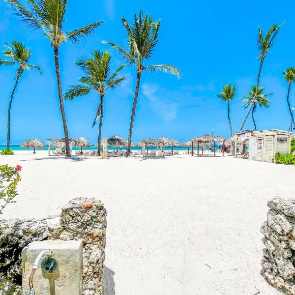 SUN&SAND Caribbean FUN&LOVE Del Mar STUDIOS BEACH CLUB & SPA，位于蓬塔卡纳的酒店