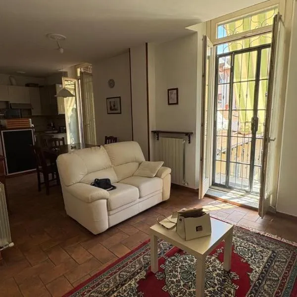 Appartamento Frida，位于瓦雷泽的酒店