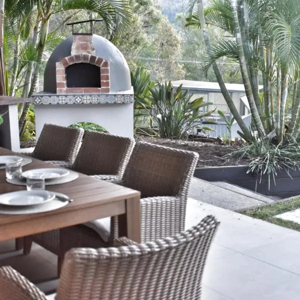 Huge Hidden Hinterland Estate，位于Canungra的酒店