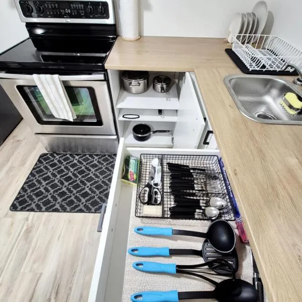 Cozy Private Bachelor Unit King Size bed，位于里弗维尤的酒店