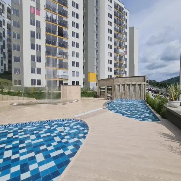 Cómodo Apartamento con parque acuático Acqua Hills-6 personas，位于多斯克布拉达斯的酒店