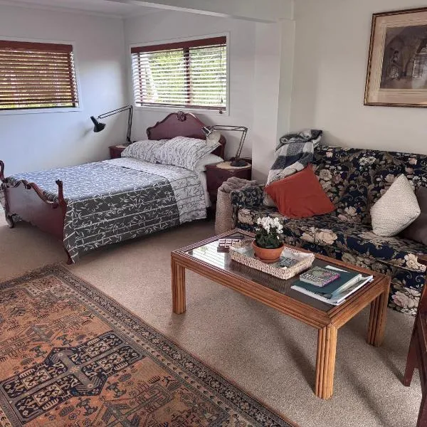 Bushy Retreat，位于Tawharanui的酒店