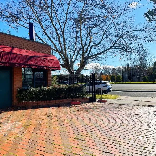 Carnegie Motor Lodge，位于Carnegie的酒店