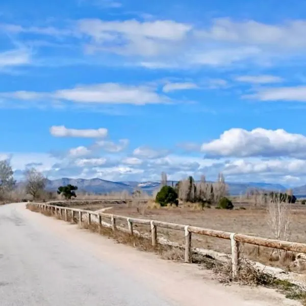 À mi-chemin，位于Claira的酒店