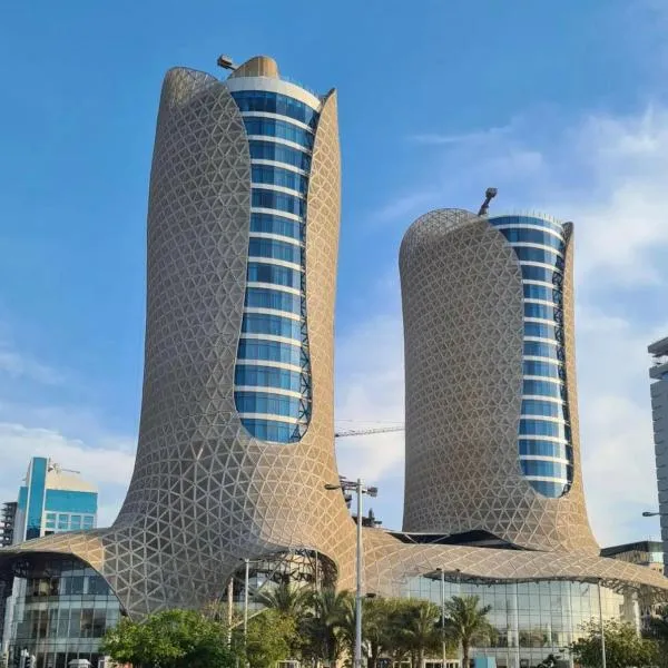 Century Marina Hotel - Lusail，位于Lusail的酒店
