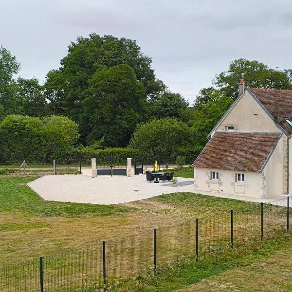 gite la garenne de freteau, avec accès étang privé , idéal pour un séjour en famille，位于Breteau的酒店