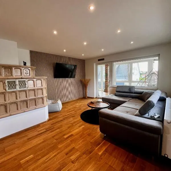 Moderne Ferienwohnung，位于杰汀根施帕赫的酒店