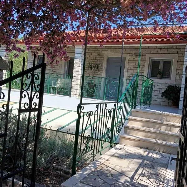 Paxos Rock Apartments，位于盖奥斯的酒店