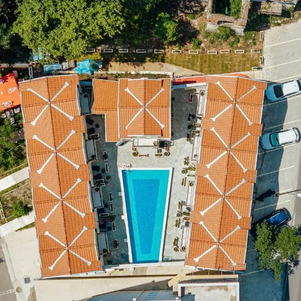 *NEW IN 2025* - Hotel Subra Atrium，位于赫尔采格诺维的酒店