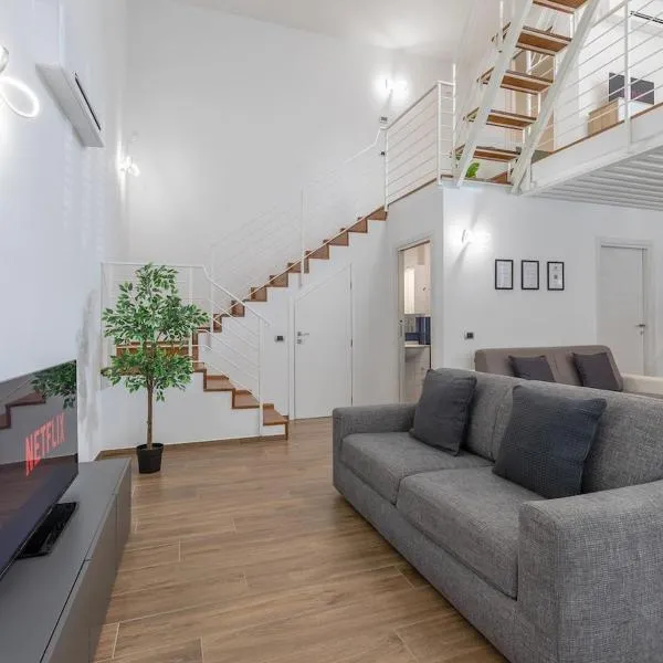 Valentini Luxury Loft-18 by train to Florence-PARKING FREE，位于普拉托的酒店