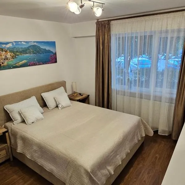 Apartament Nou, Complet Utilat, Ideal pentru Familii, Aproape de Mall, Parc și Plajă，位于康斯坦察的酒店