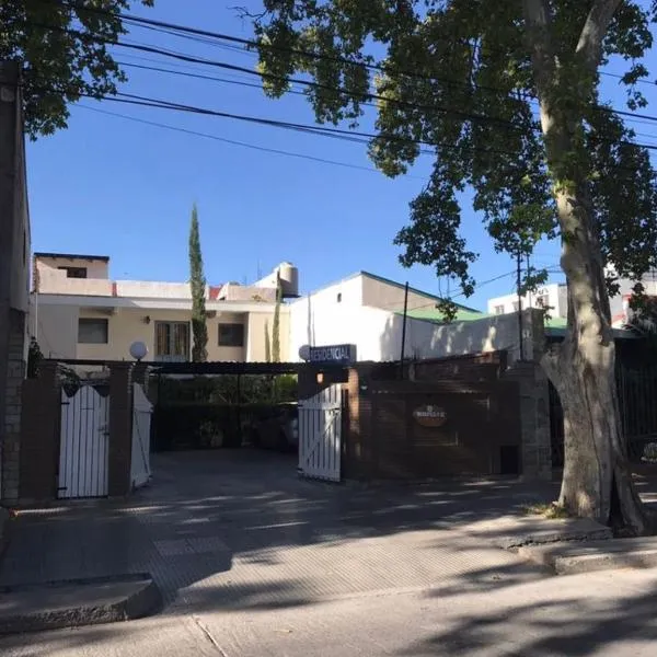 Hotel Residencial Independencia，位于圣拉斐尔的酒店