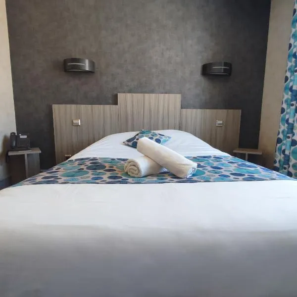 Logis Hotel Restaurant La Croix Verte，位于Neau的酒店