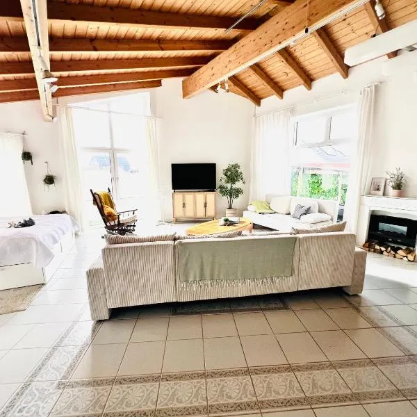 Welschwood Holiday Retreat with Sauna，位于Gerstetten的酒店