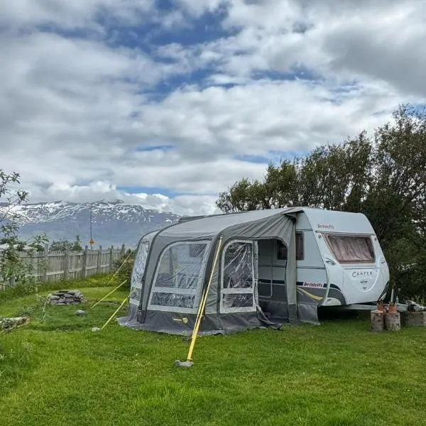 Viðarholt Base Camp，位于Litli-Árskógssandur的酒店