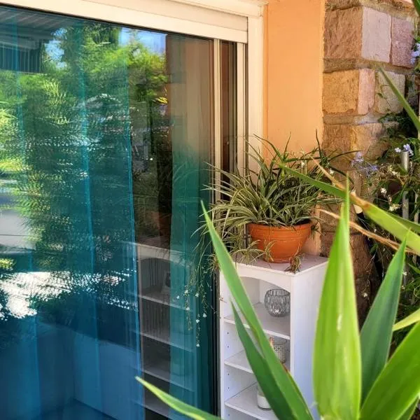 Suite and garden BLUE EDEN, plages de Saint-Raphaël Côte d Azur，位于圣拉斐尔的酒店