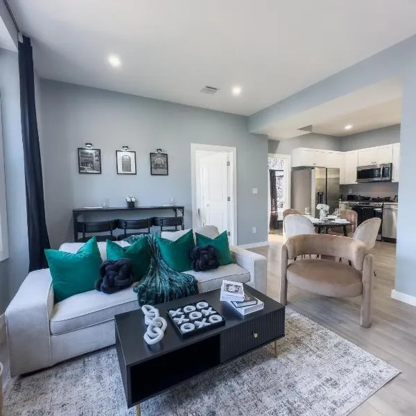 Stylish Secret, 1 FREE Parking, Sleeps 8, Walk to train and Red Bull Arena, 20 Percent OFF，位于哈里森的酒店