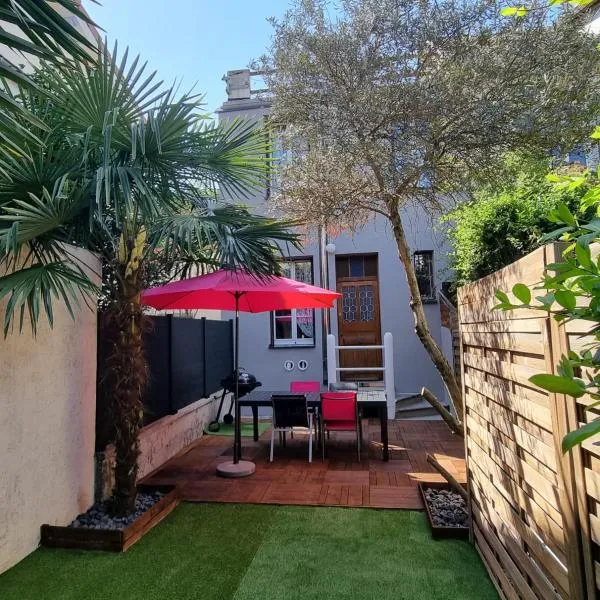 Maison charmante, années 30 avec extérieur à l'Ile Verte，位于格勒诺布尔的酒店