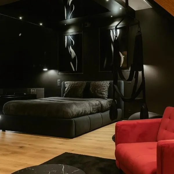 Love Room-Balnéo-Parking privé，位于洛里昂的酒店