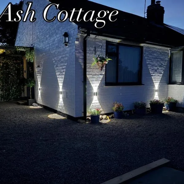 Ash Cottage，位于Tollerton的酒店