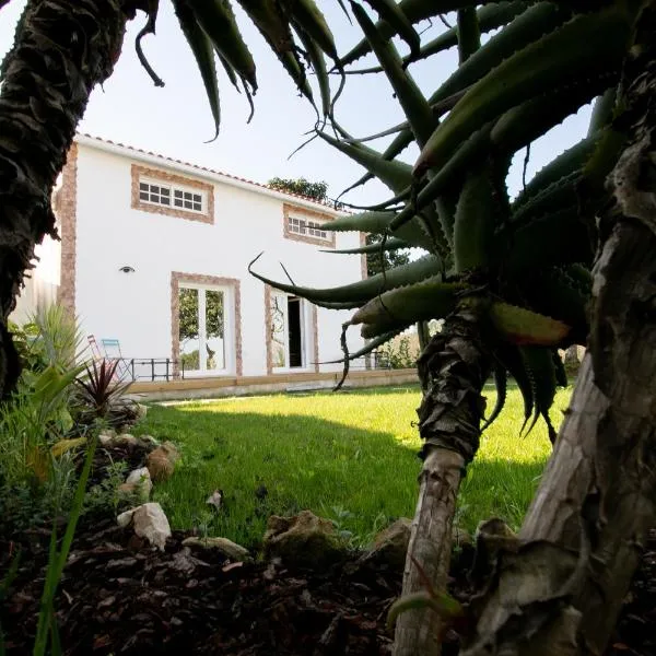 Refúgio das Tílias，位于Santiago de Litém的酒店