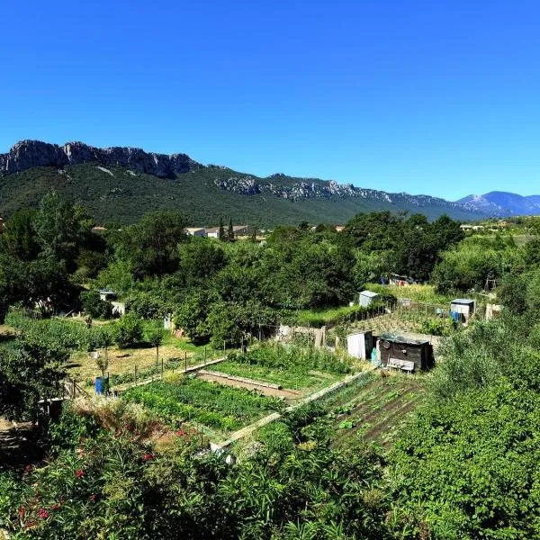 hOMe-Shanti Galamus -- Relais Rando - vélo - moto，位于圣保罗德费努耶的酒店