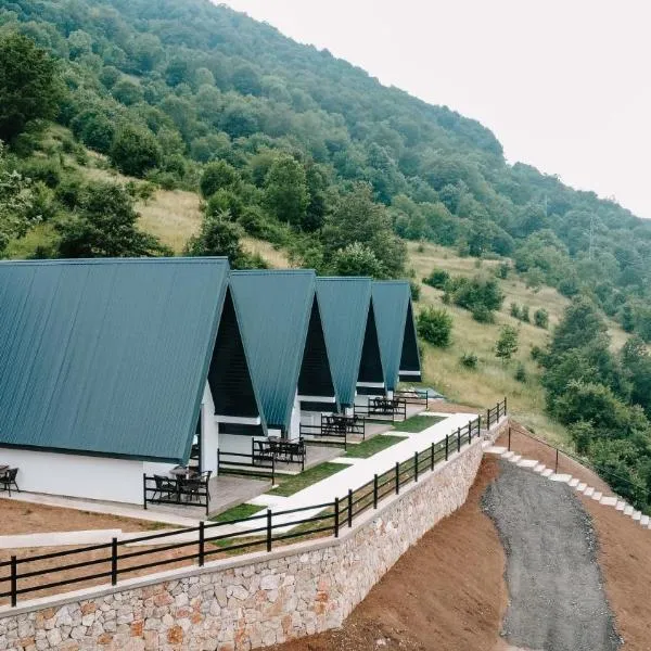 Bungalows Panorama Hills，位于普卢日内的酒店
