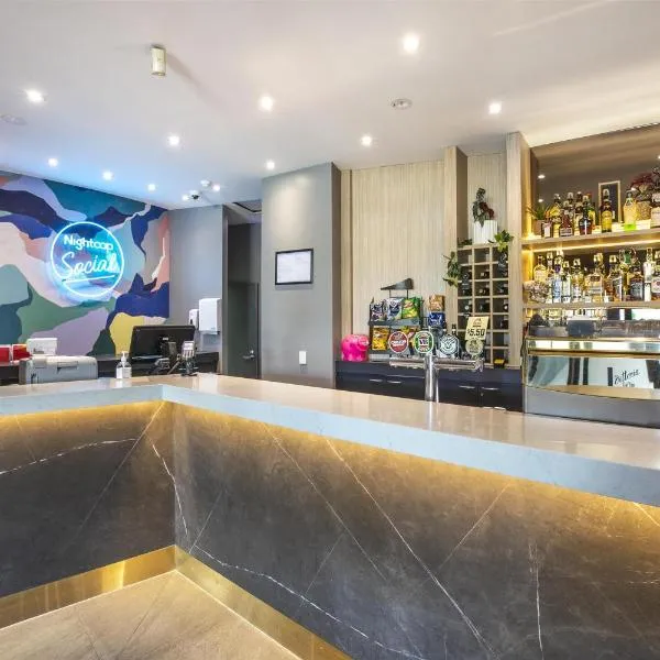 Royal Hotel by Nightcap Social，位于墨尔本的酒店