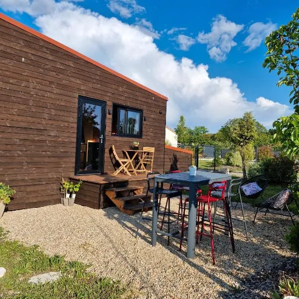Tiny La Part Des Anges，位于Salignac-sur-Charente的酒店