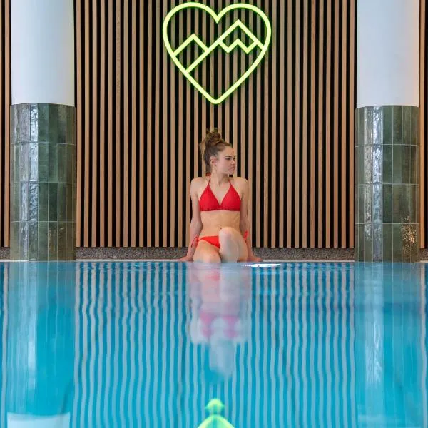 BERGlässig Hotel Bodenmais - 360 Grad Urlaub，位于博登迈斯的酒店