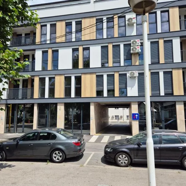 Lana Apartmani Autor，位于图兹拉的酒店