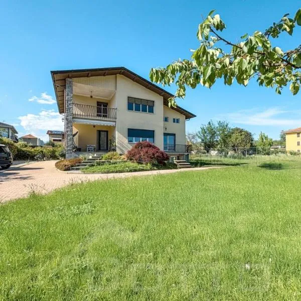 Dietro L'angolo，位于Gozzano的酒店