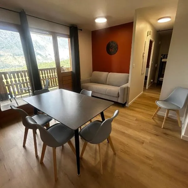Appartement T2 Superdévoluy - Les Chaumettes，位于德沃吕伊的酒店