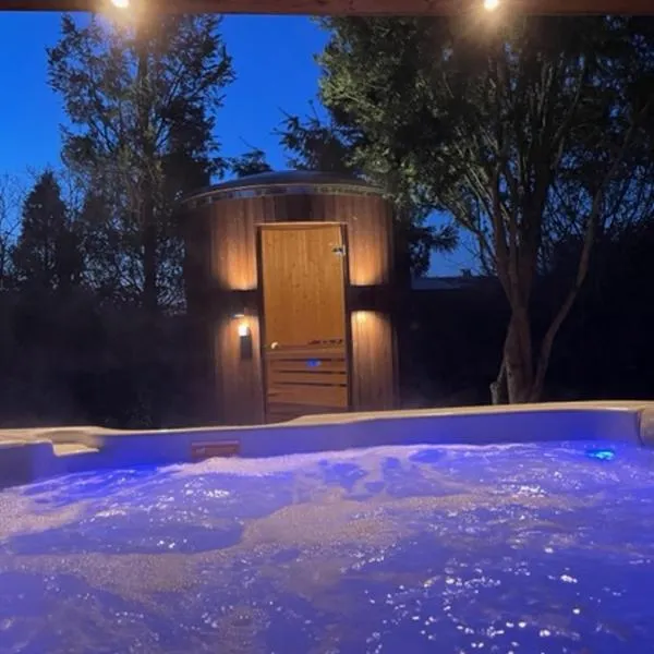 Wellness Bungalow Bolder 5p Amsterdam and the beach，位于Opmeer的酒店