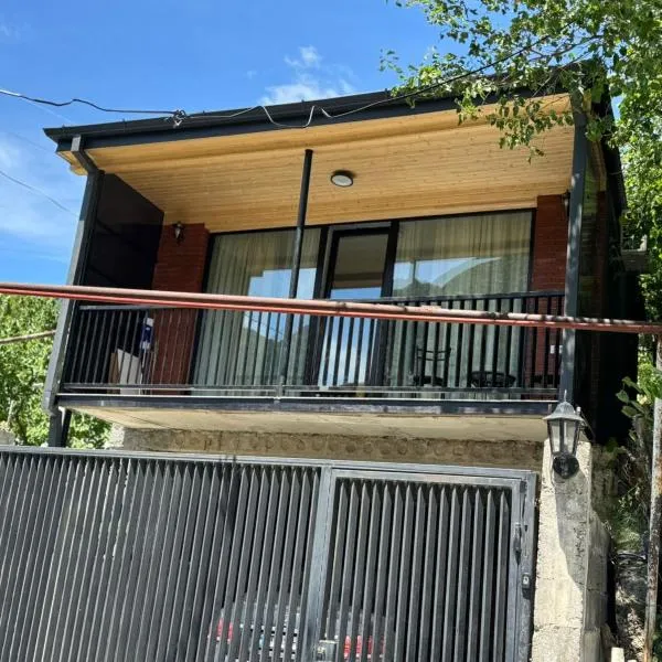 Apartment Pompeus，位于姆茨赫塔的酒店