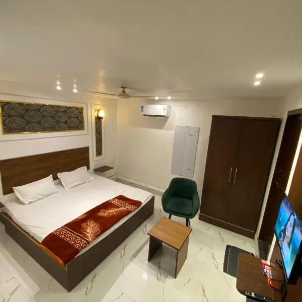 Hotel Luxury Inn，位于Prayagraj的酒店