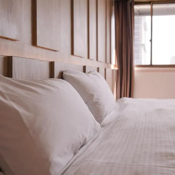 奇异果-站前一馆，位于台中市的酒店