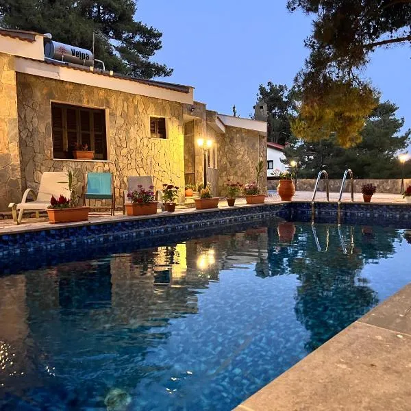 VILLa PENELOPE，位于普拉特斯的酒店