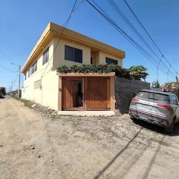 Casa General Villamil, amplia y cerca del mar，位于普拉亚斯的酒店