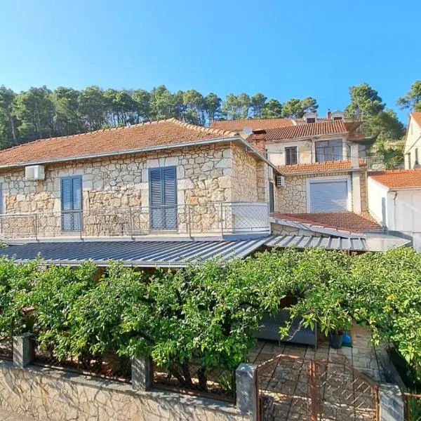 Holiday Home Leonida，位于耶尔萨的酒店